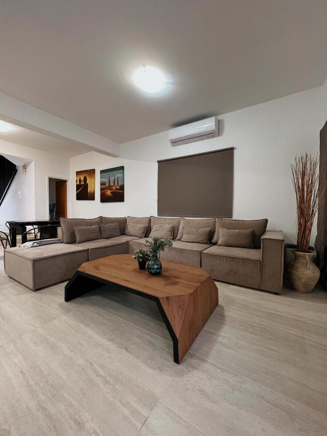 Oasi Rejuve Villa Meneou 外观 照片