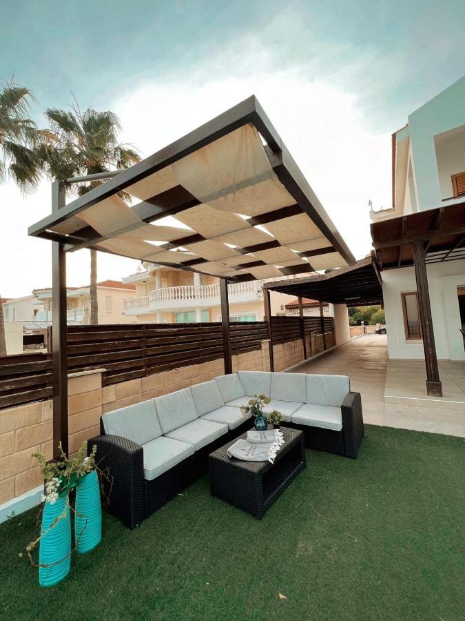 Oasi Rejuve Villa Meneou 外观 照片
